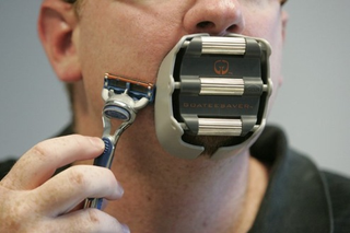 Illustration for article titled 10 Gadgets That Make You Less Physically Repulsive